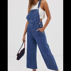 Boohoo wide leg overalls in denim blue